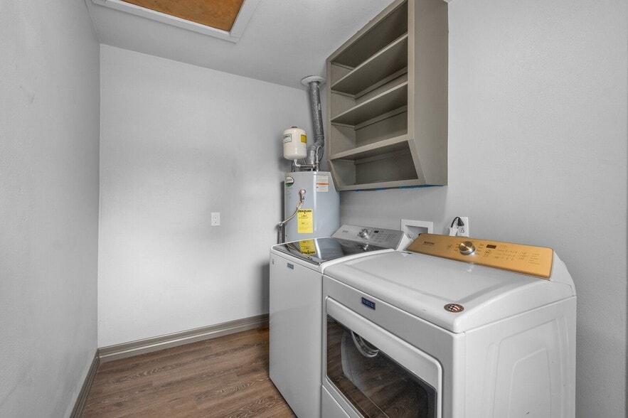 Building Photo - 2228 W Wedington Dr