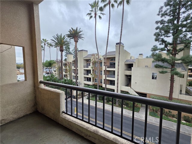 Building Photo - 5545 Canoga Ave