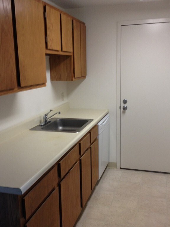 Building Photo - 8 Post Oak Ln