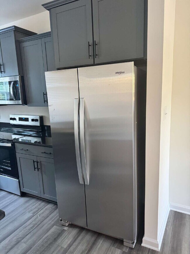 Building Photo - Brand New 3-Bedroom Townhome for Rent in The Glens at Scott Place ***MOVE IN SPECIAL $500 off fir...