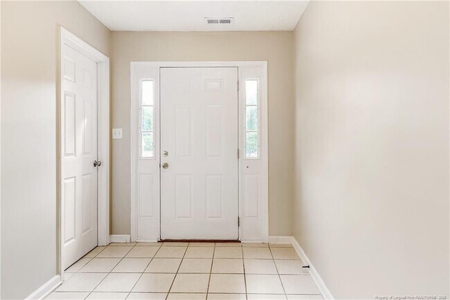 Building Photo - 519 Abbottswood Dr