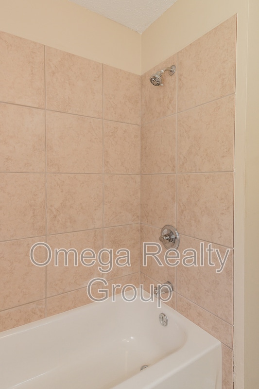 Building Photo - 213 Ashley Dr