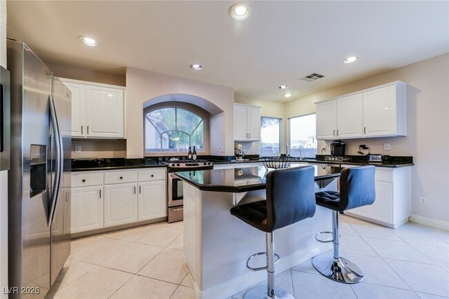 Building Photo - 10852 Fishers Island St