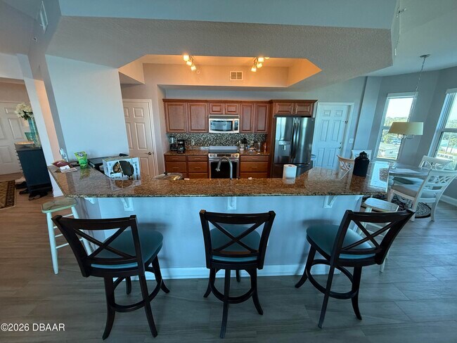 Building Photo - 2801 S Ridgewood Ave