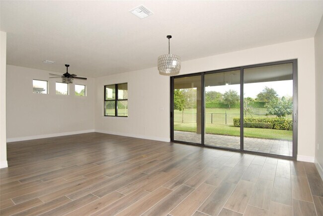 Building Photo - 4628 Pinehurst Trl E