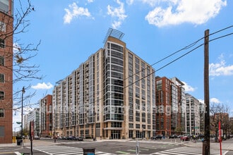 Building Photo - 1025 1st St SE