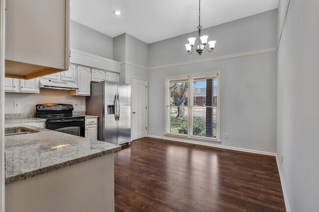 Building Photo - 755 Regal Dr