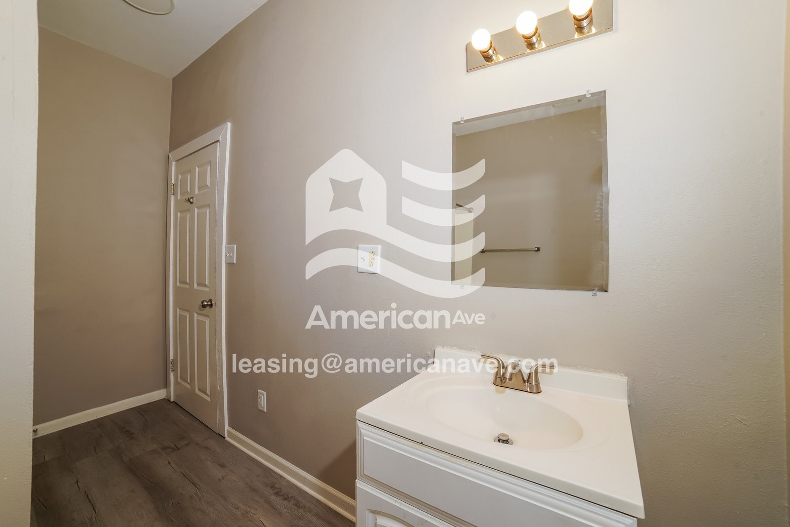 Building Photo - 1319 N Broadway St