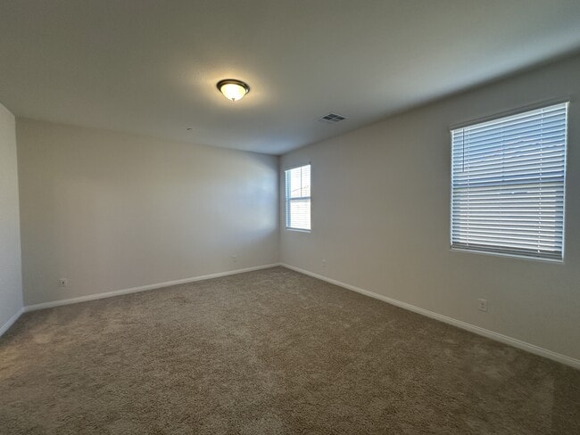 Building Photo - 91 Sonata Dawn Ave