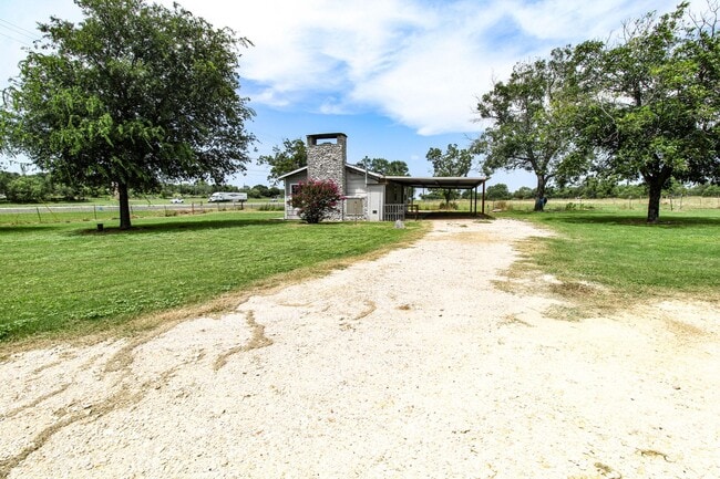 Building Photo - 17673 Interstate 35 Access Rd
