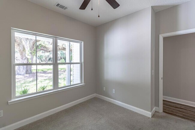 Building Photo - 404 Talmadge Rd