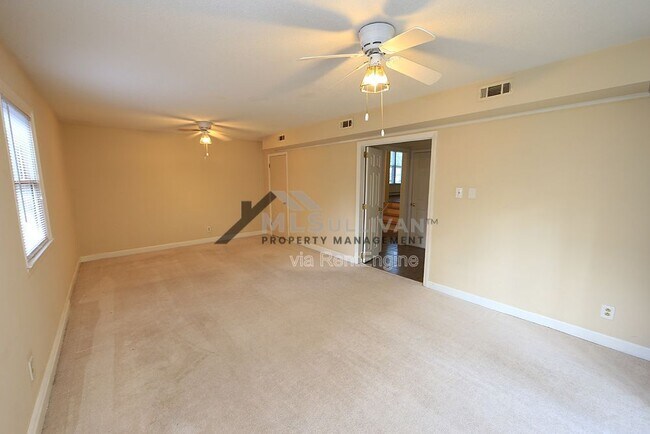 Building Photo - 304 Cheryl Ave