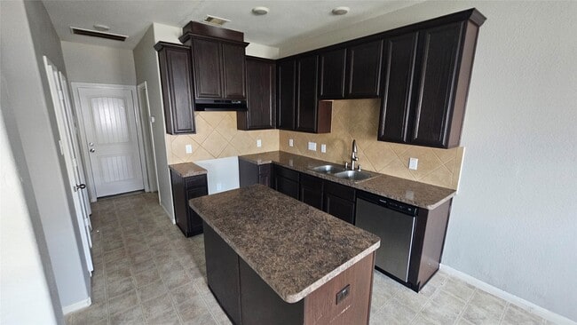 Building Photo - 17030 Amarose Dr