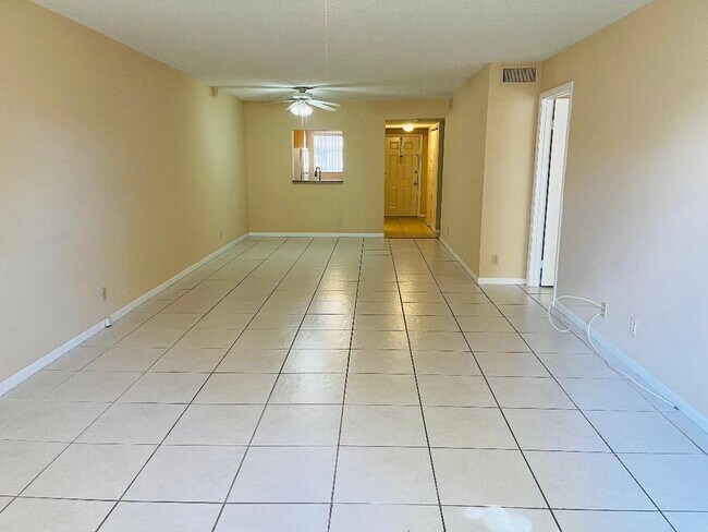 Building Photo - 2885 SW 22nd Ave