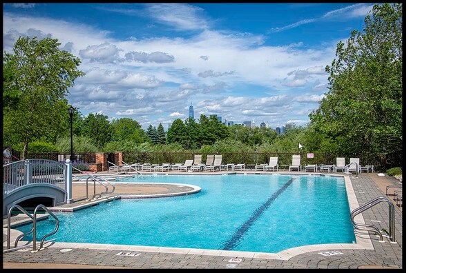 Swimming Pool 2 - 15 Freedomway