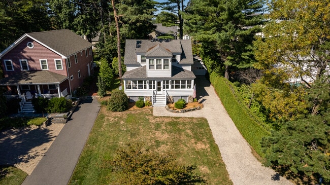 Building Photo - 61 Ledge Rd