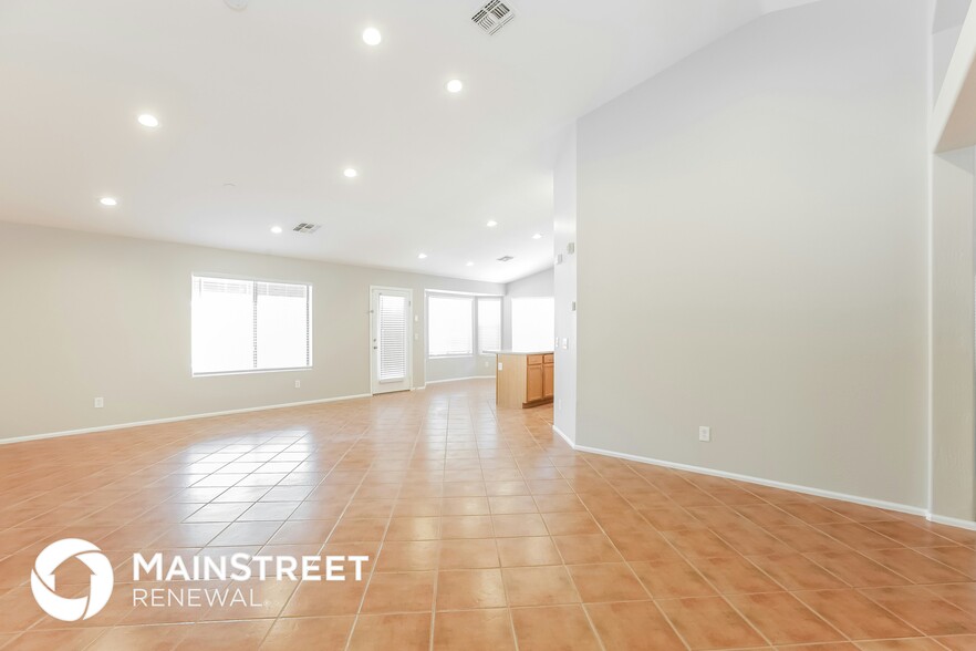 Building Photo - 17406 W Mohave St