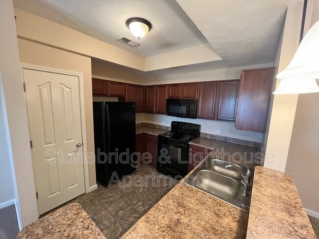 Building Photo - 1101 Stonebench Cir