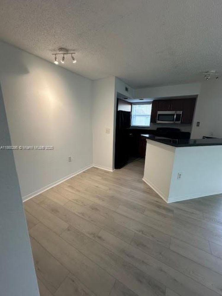 Building Photo - 13060 Vista Isles Dr