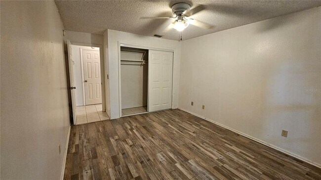 Building Photo - 1001 N Plantation Dr