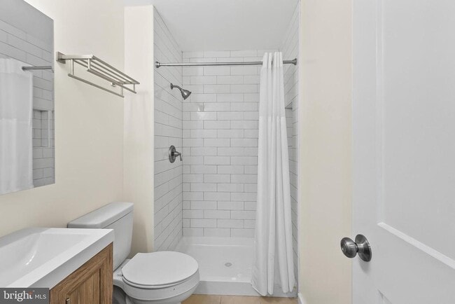 Building Photo - 4512 Lark Ln