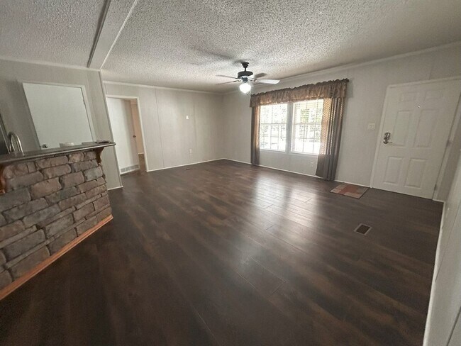 Building Photo - Immaculate 4BR Mobile Home in the heart of...
