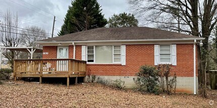 Building Photo - Updated 2 Bed/1 Bath Brick Ranch