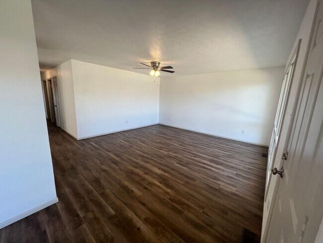 Building Photo - Pre Leasing for Fall 2026! Remodeled 3/2 near LCU!