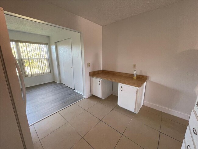 Building Photo - 2359 Finlandia Ln