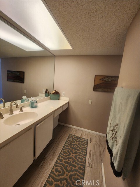 Building Photo - 2230 S Palm Canyon Dr