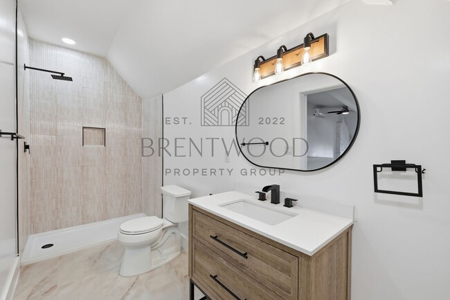 Building Photo - Fully Renovated 4bed, 3bath Home with Fenced In Yard