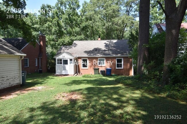 Building Photo - 2009 Wilson St