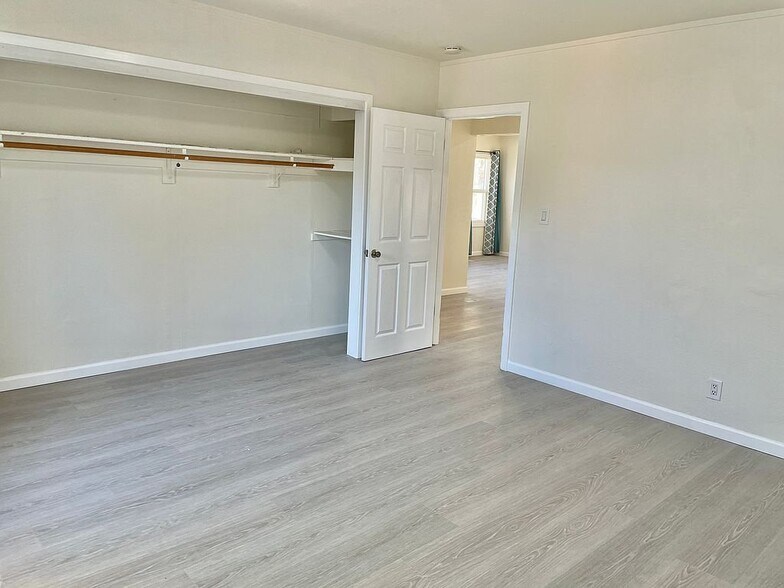 Building Photo - 21421 Rizzo Ave