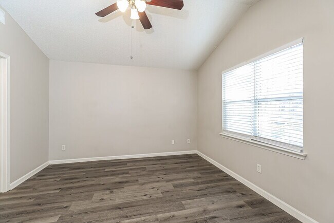 Building Photo - 13954 Dingess Rd