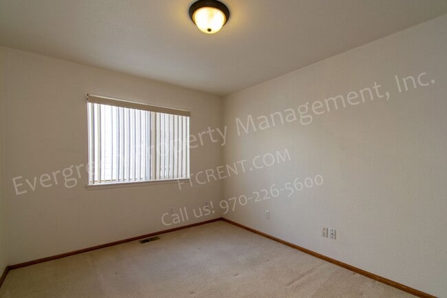 Building Photo - 2302 Turquoise St