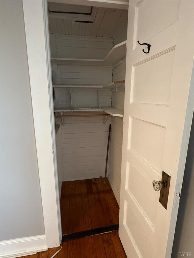 Building Photo - 1506 Hamilton Dr