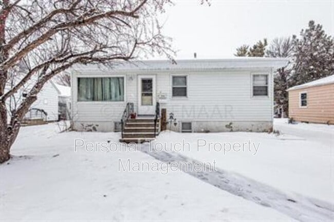 Primary Photo - 614 16th St N
