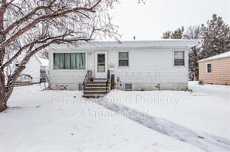 Building Photo - 614 16th St N