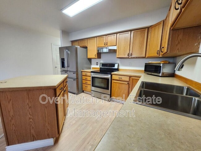 Building Photo - 7428 Meadow St