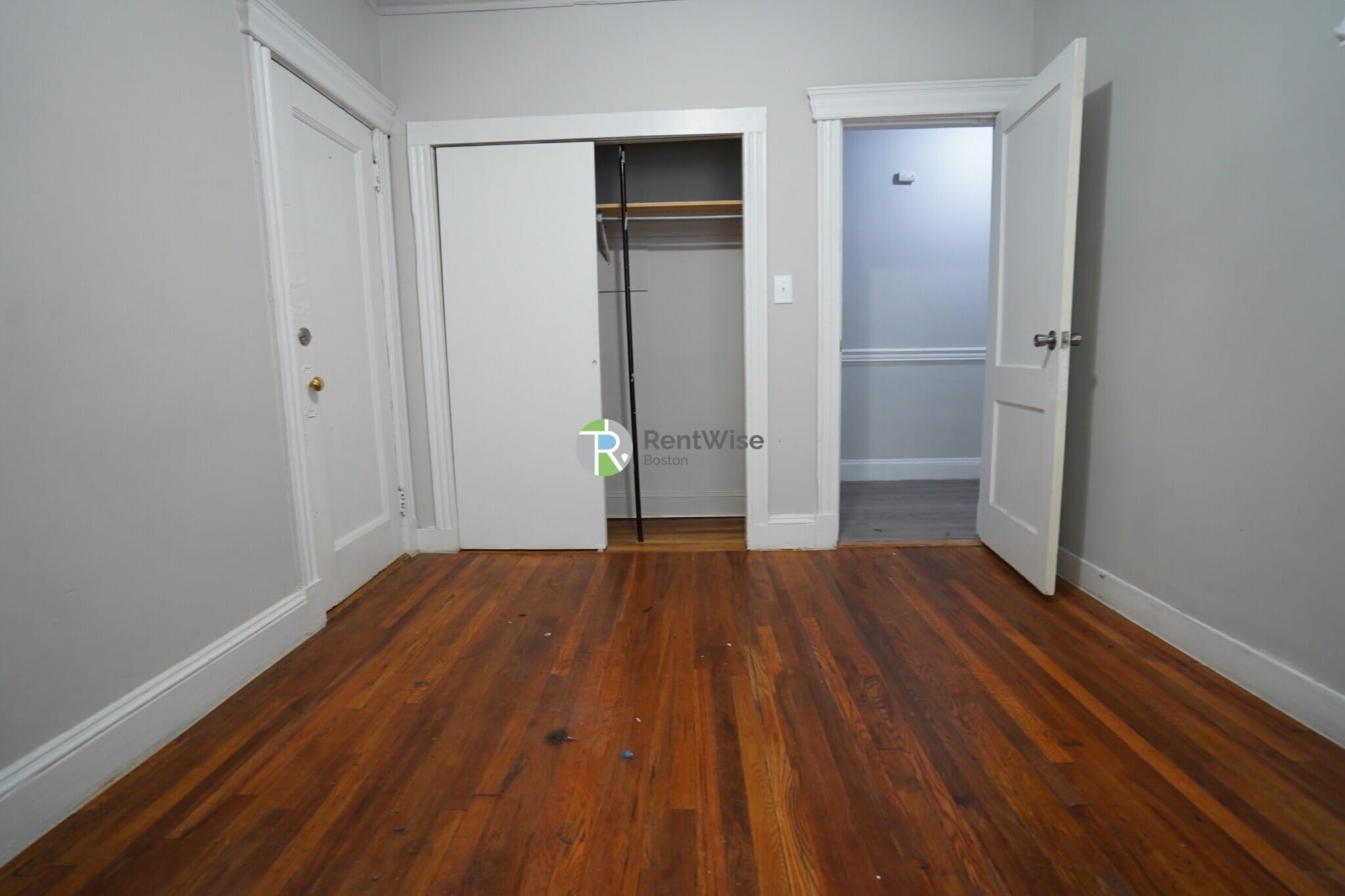 Building Photo - 368 Riverway