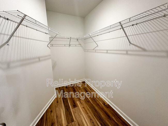 Building Photo - 361 White Oak Ridge Dr