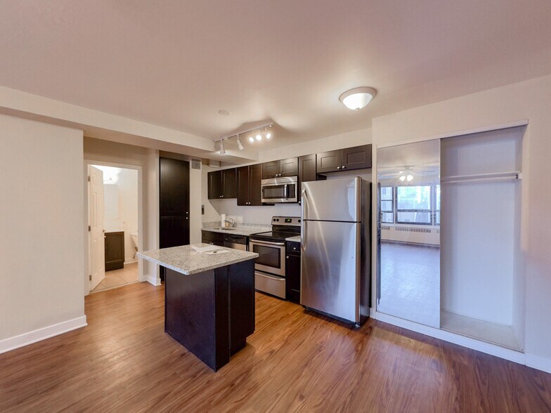 Building Photo - 4180 N Marine Dr