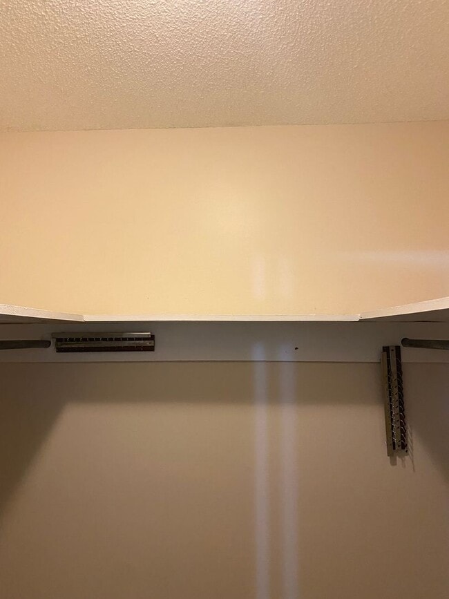 Building Photo - 3 Bedroom 3 Bath Brick Ranch