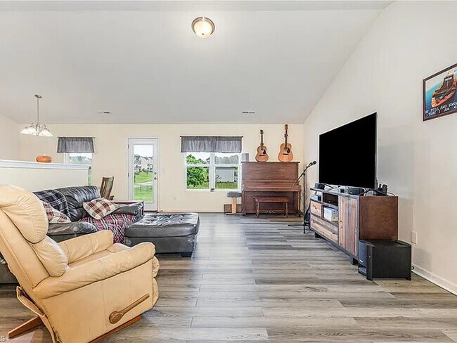 Building Photo - Earn Wealth While Leasing - Like a Homeown...