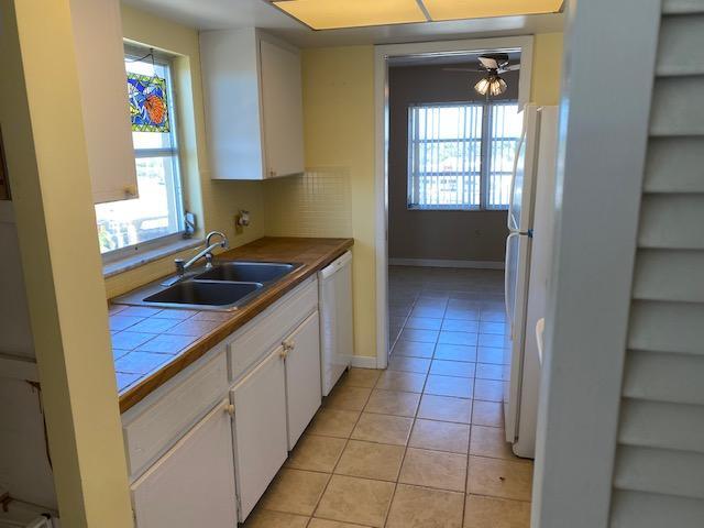 Building Photo - 8950 Park Blvd N