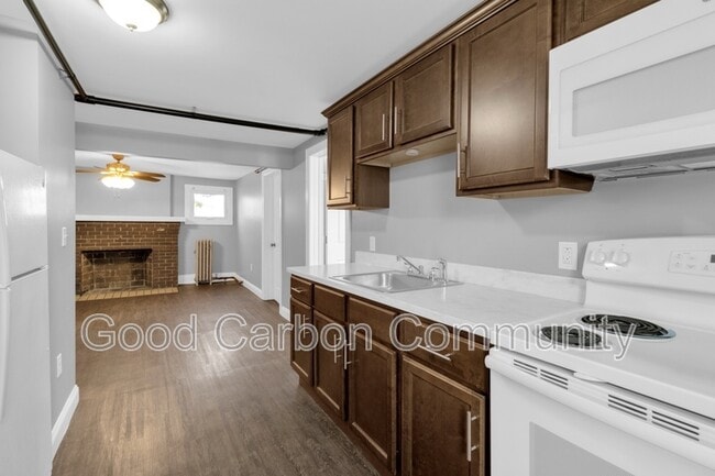 Building Photo - 618 Elmwood Ave