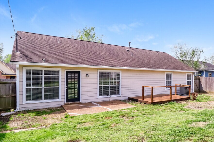 Building Photo - 1244 Breezy Gate Dr