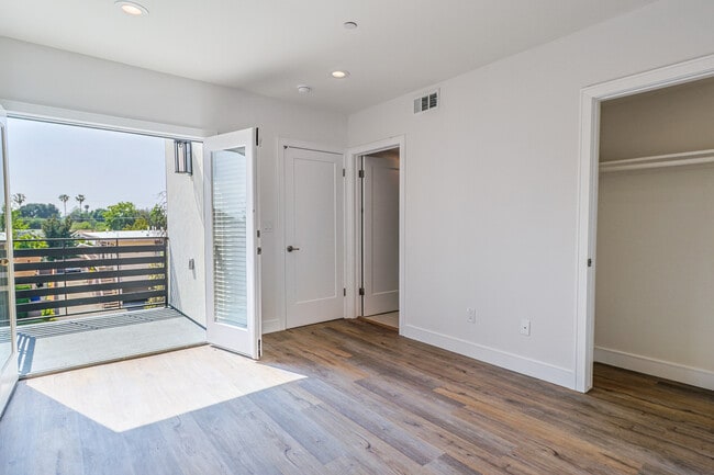 Building Photo - 5932 Lemp Ave