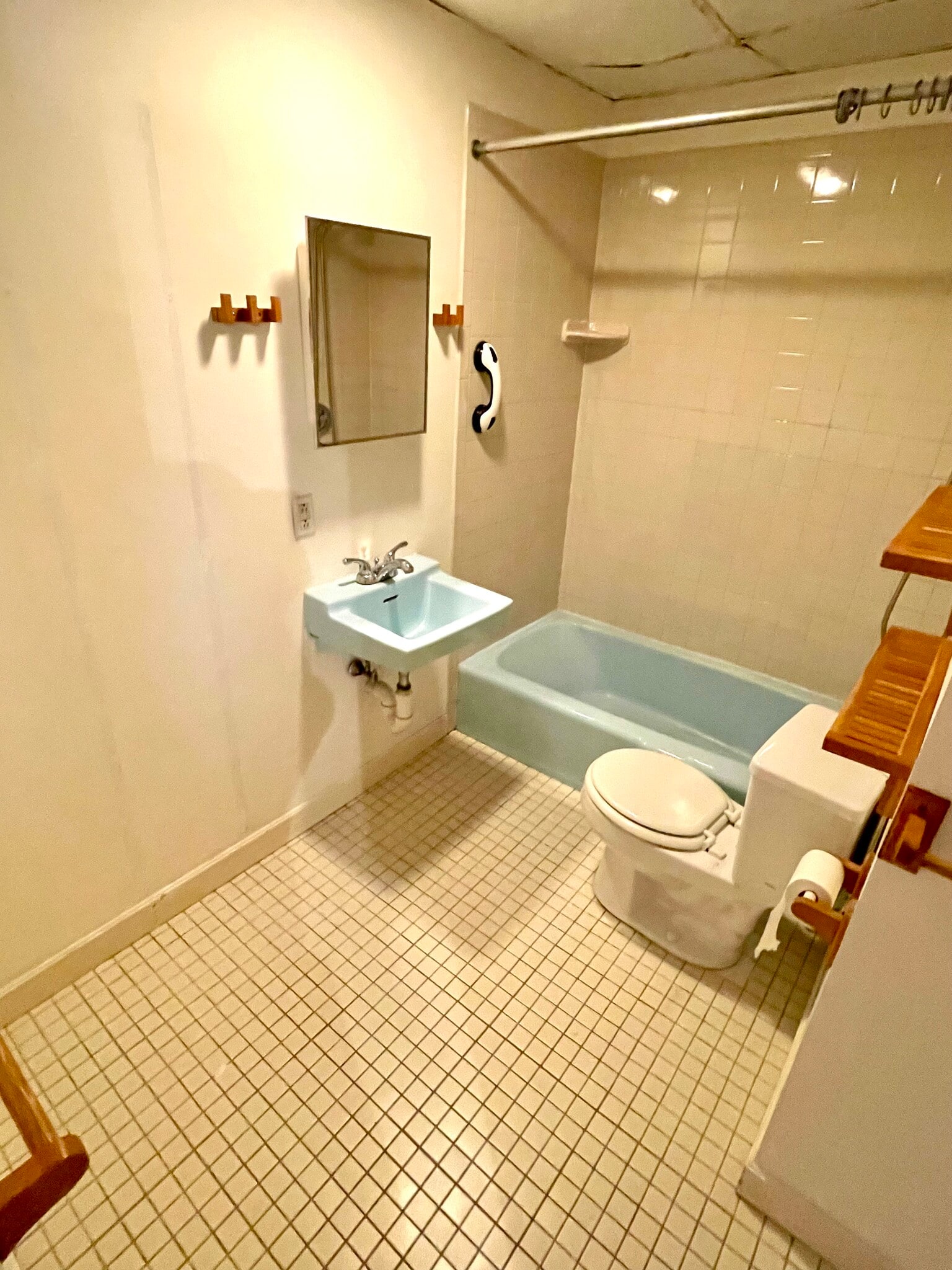 Building Photo - 14 Mead St