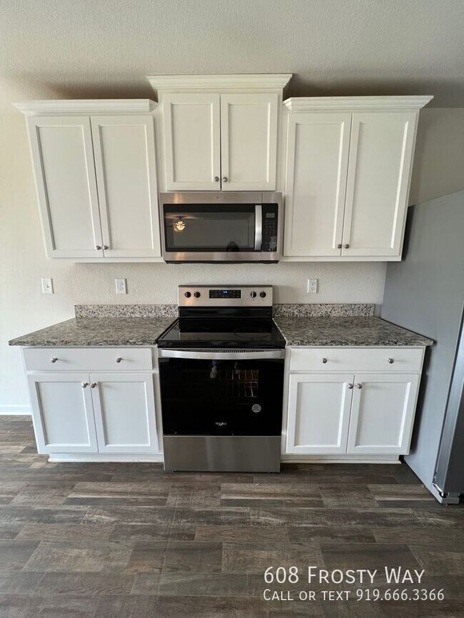 Building Photo - 608 Frosty Way